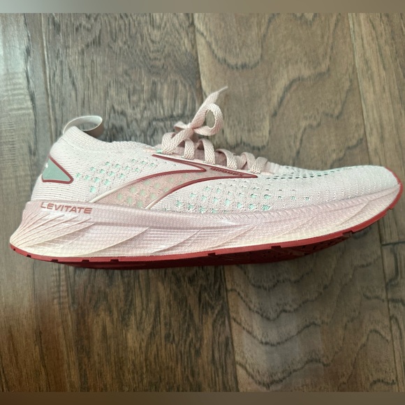 Women’s Brooks Levitate Stealthfit six size 7 pink and red - Picture 7 of 13